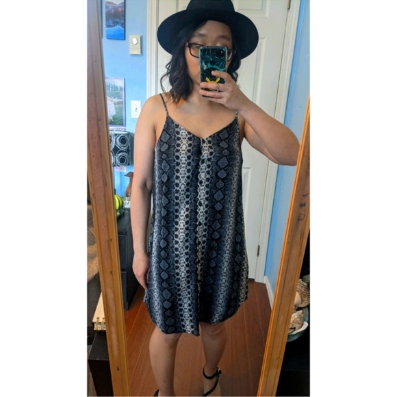 2 for 15!!! H&M Snake Print Slip Dress - Picture 2 of 4